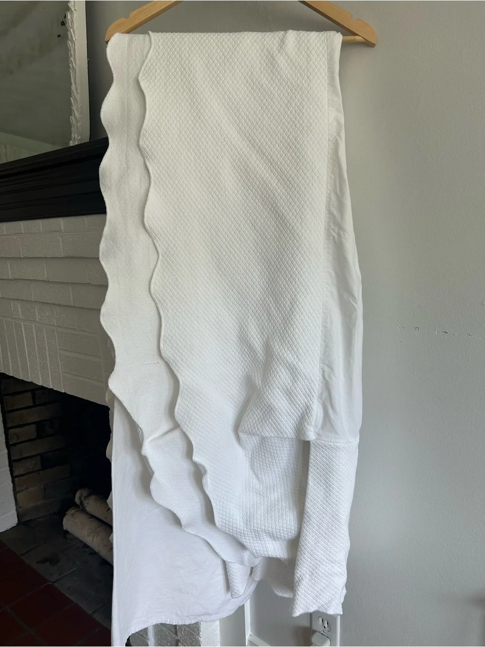 The Company Store White Textured Bedspread with Scalloped Edge